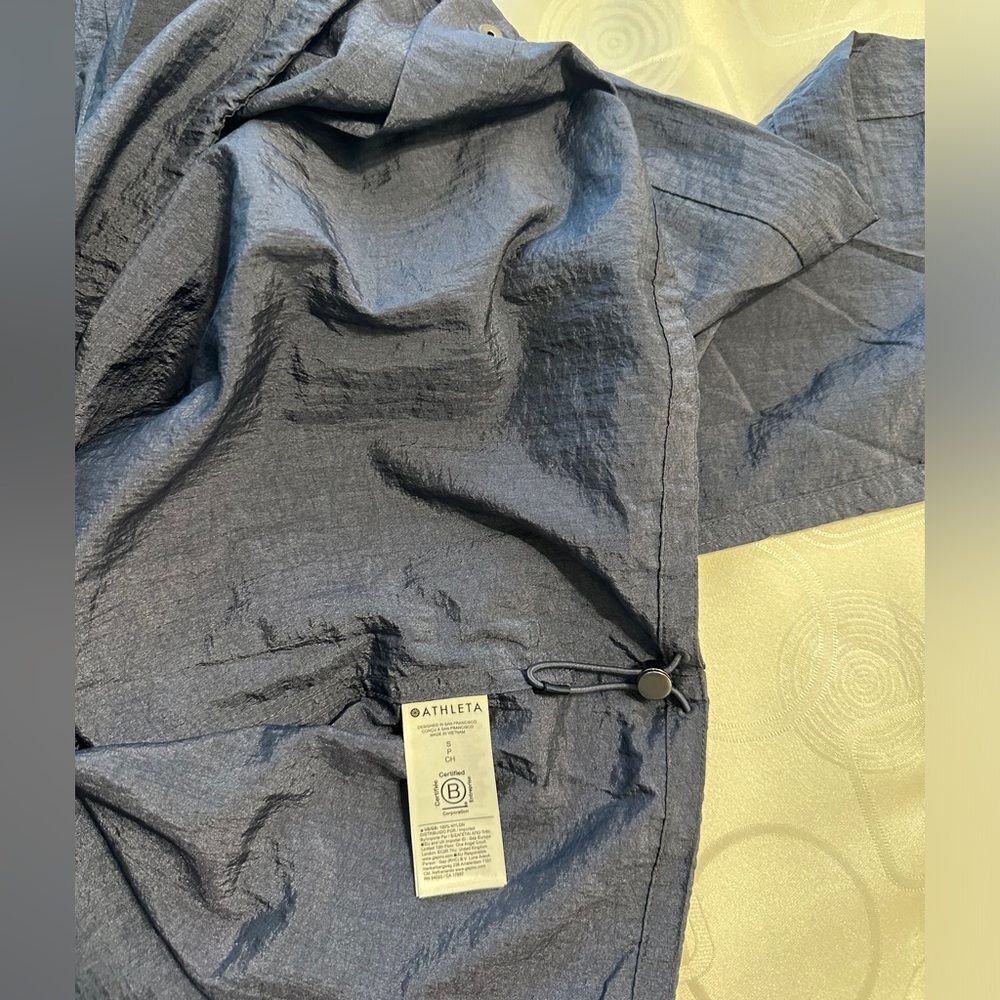 Athleta Women's Sheen Gray lightweight nylon Wind, Rain  Jacket Shirt Sz M, NWT - Picture 9 of 12
